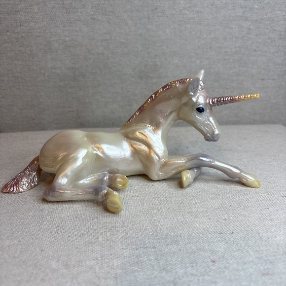 Breyer 8" Pearly White Unicorn Traditional Foal Elidor #3364 - Picture 1 of 6